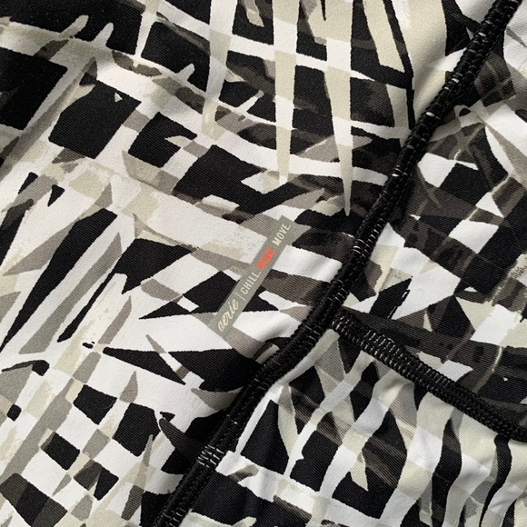 Aerie Hi-Rise Play Leggings - Picture 3 of 5